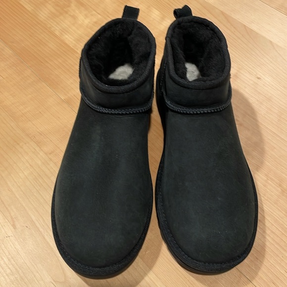UGG Ultra Mini NWOT Size 11 - Picture 7 of 10